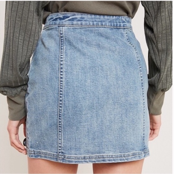 NWT Side Button Denim Skirt - Picture 4 of 6